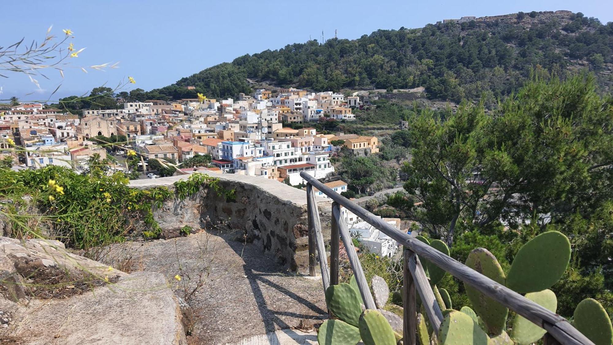 Sotto La Torre E Sopra Il Porticciolo Ξενοδοχείο Isola di Ustica Εξωτερικό φωτογραφία